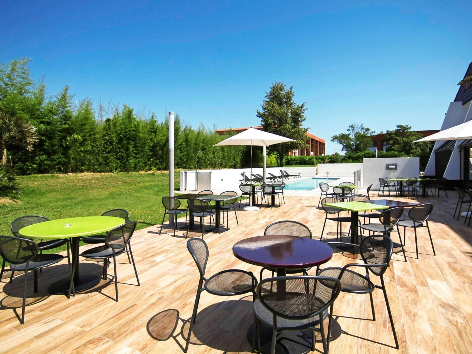 Ibis Styles Toulouse Labege Hotel Exterior foto